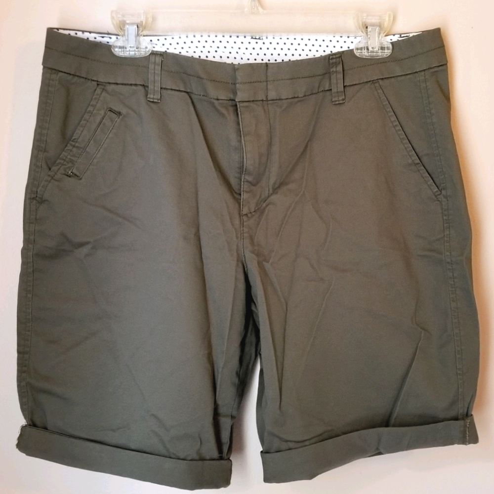 Women's Dark evergreen shorts, new w/ tags